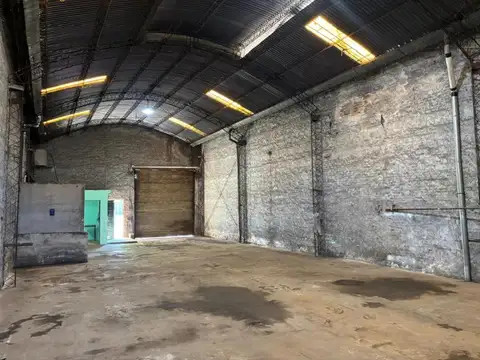 Galpón de 198 m2- En venta - Las Delicias