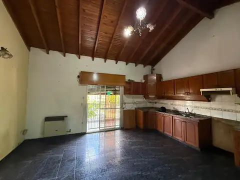 Depto Tipo Casa en Alquiler de 3 ambientes