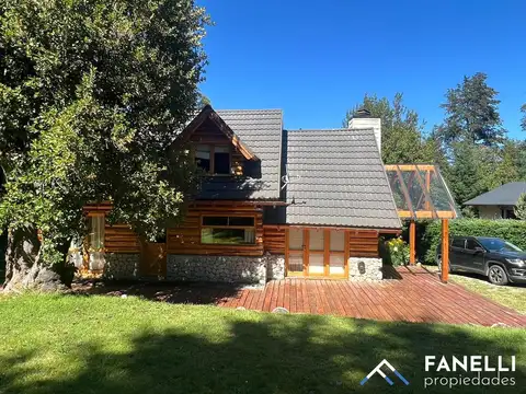 Casa en Venta con 2 cocheras