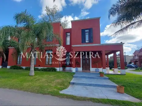 Casa de campo 4 ambientes en Altos del sol