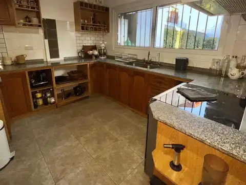 Casa 4 ambientes con 3 baños