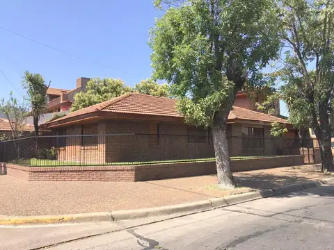 Casa en Alquiler de 4 dormitorios