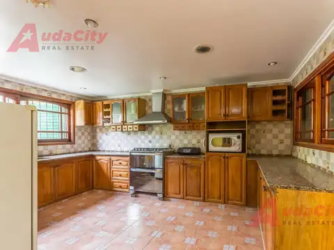Casa en Alquiler en Castelar Sur, $ 1.800.000