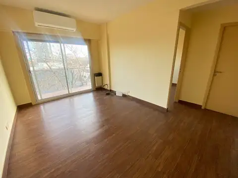 Departamento en Alquiler en La Lucila, $ 740.000