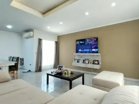 Casa en Venta en Matheu, USD 174.000