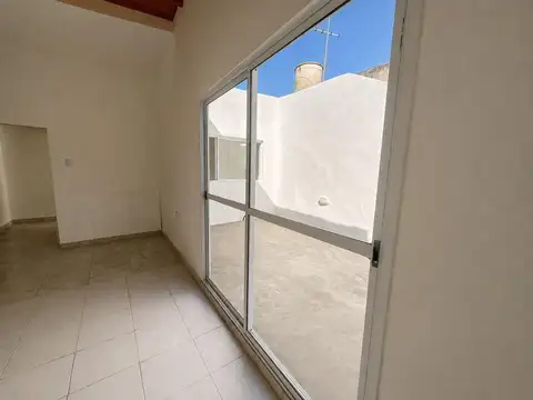 Depto Tipo Casa en Alquiler en Billinghurst, $ 450.000