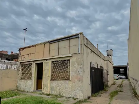 EN VENTA - GALPÓN Y CASA SOBRE BV. RONDEAU - LA FLORIDA