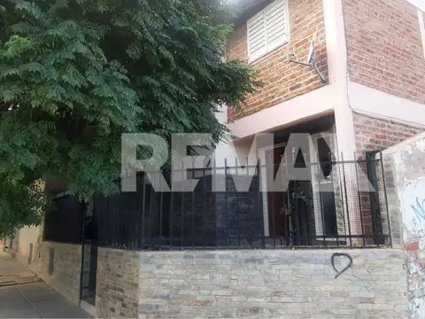 Lago Titicaca y 1° de Mayo 100