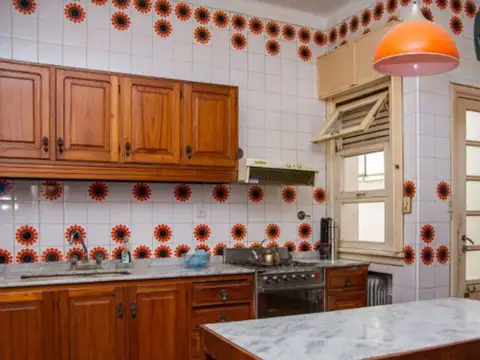 Casa 7 ambientes con 3 baños