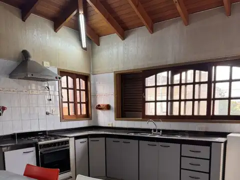 Alquiler PH 3 ambientes Billinghurst