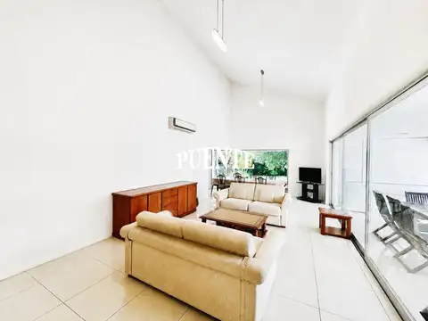 Casa 5 ambientes con 3 baños