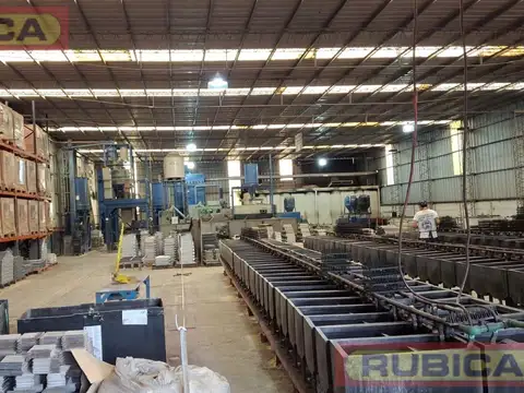 Depósito y oficinas 2.982 m2-Area de Promoción El Triángulo