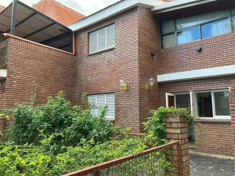Depto Tipo Casa en Venta con 3 cocheras