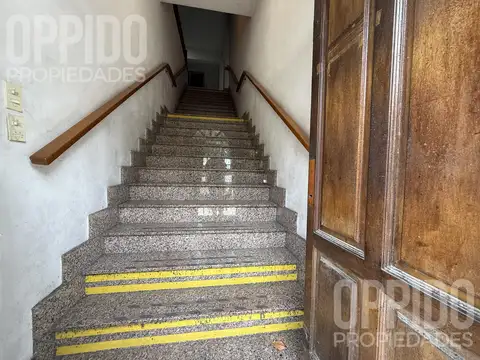 Avenida Castañares 6200