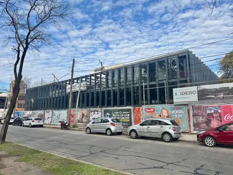 Excelente oficina en alquiler de 110m2 con 5 cocheras en Domus Office 148, en Martínez.