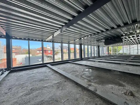 Excelente oficina en alquiler de 110m2 con 5 cocheras en Domus Office 148, en Martínez.