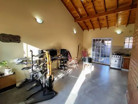 Casa 4 ambientes con 1 baño