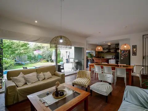 Casa en Venta en Villa Elisa [Cod: 161-2318]