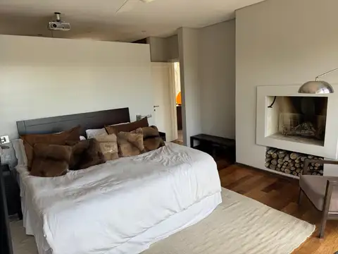 ESPECTACULAR CASA AL LAGO EN ALQUILER