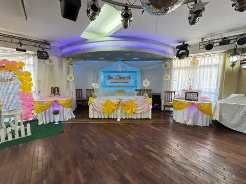 Salon en Alquiler en Merlo Norte