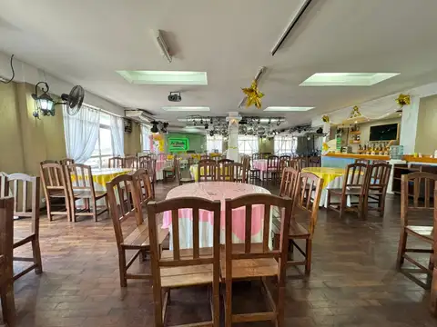 Salon en Alquiler en Merlo Norte