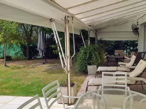 Barrio Golf, El Canton