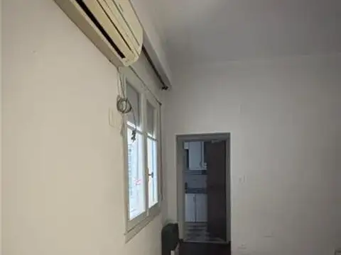 # T/CASA 3 AMB AL FRENTE 1ERO POR ESCALERA, BAJAS EXPENSAS $ 60.000-. (MUY LUMINOSO, EXCELENTE ESTADO, BAÑO Y COCINA " A NUEVOS".