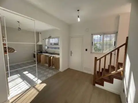 Depto Tipo Casa en Alquiler de 3 ambientes