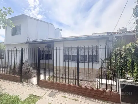 Casa en venta 5 ambientes Luis Guillon Rosales al 1300