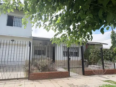 Casa en Luis Guillon
