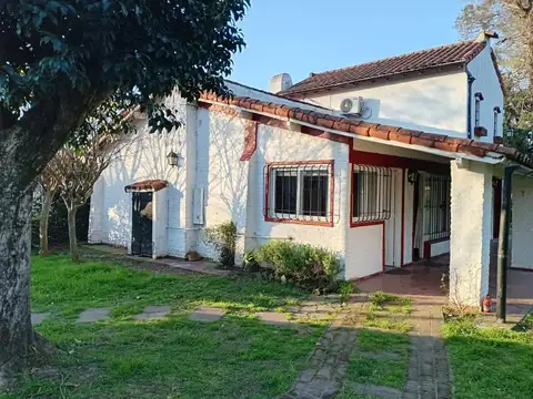 QUINTA CON PILETA Y QUINCHO EN VENTA EN LA REJA