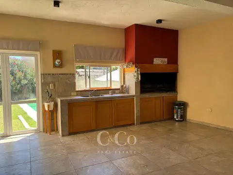 Casa 7 ambientes con 3 baños