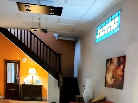 HERMOSO CHALET EN JOSE MARMOL-PERMUTA MENOR VALOR 