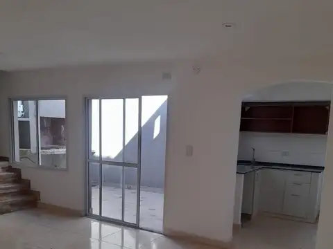 Depto Tipo Casa 3 ambientes con 1 baño