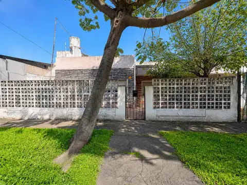 Alquilo Casa Tipo PH de 3 Ambientes Amplio Jardin Al Frente F: 11073