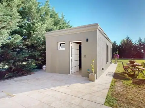 Casa en Alquiler con 4 cocheras