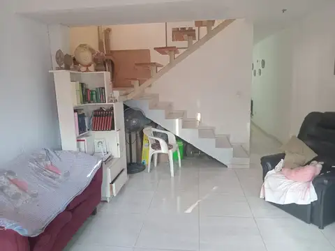 Casa 6 ambientes con 3 baños
