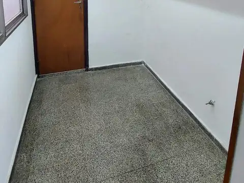 Departamento 8 ambientes con 3 baños