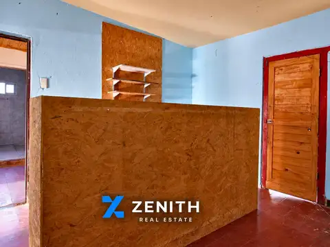 VENTA CASA CON LOCAL COMERCIAL PUERTO TIROL
