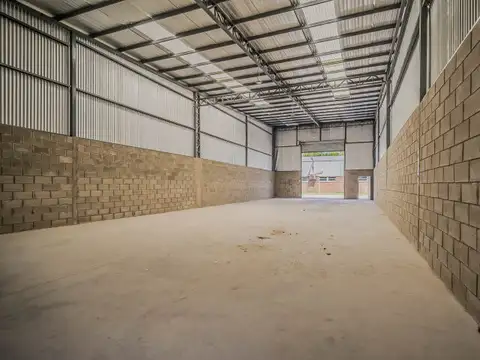 VENTA GALPON CON RENTA 1825 M2 CUBIERTOS PILAR