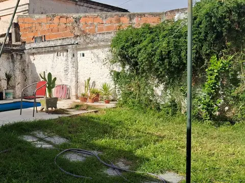 Casa 2 ambientes con 1 baño