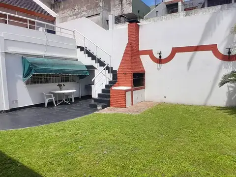 4 AMBIENTES PARQUE PARRILLA  COCHERA APTO CREDITO