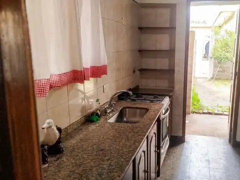 Depto Tipo Casa en Alquiler en Villa Talleres, $ 800.000
