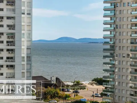 Venta apartamento 3 dormitorios- Playa Mansa