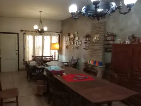 Casa en Venta en Castelar Sur, USD 138.000