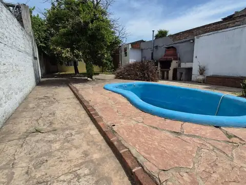 Casa 3 amb parque, quincho, piscina. Lanús Este