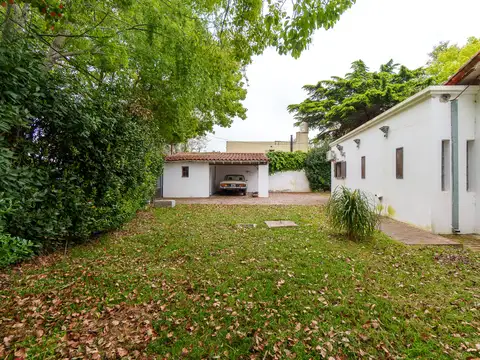Casa en Venta con 3 cocheras
