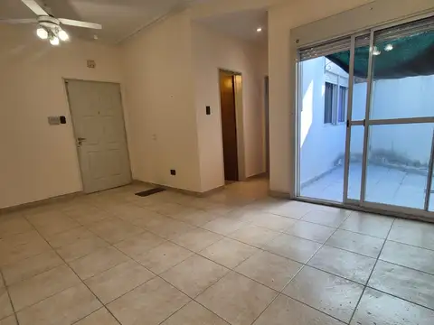 Depto Tipo Casa en Alquiler de 1 dormitorio