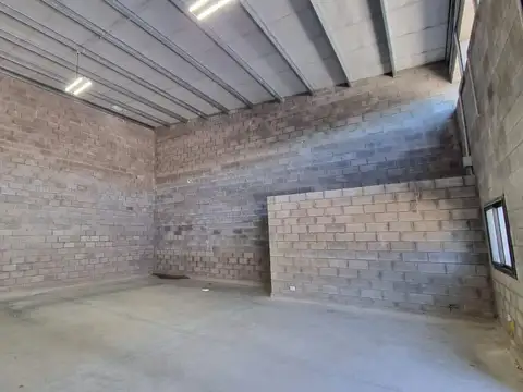 Galpon en Venta 10  mts Fondo