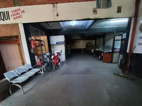 EDIFICIO COCHERAS EN VENTA  -  600 M2. -  LA PERLA